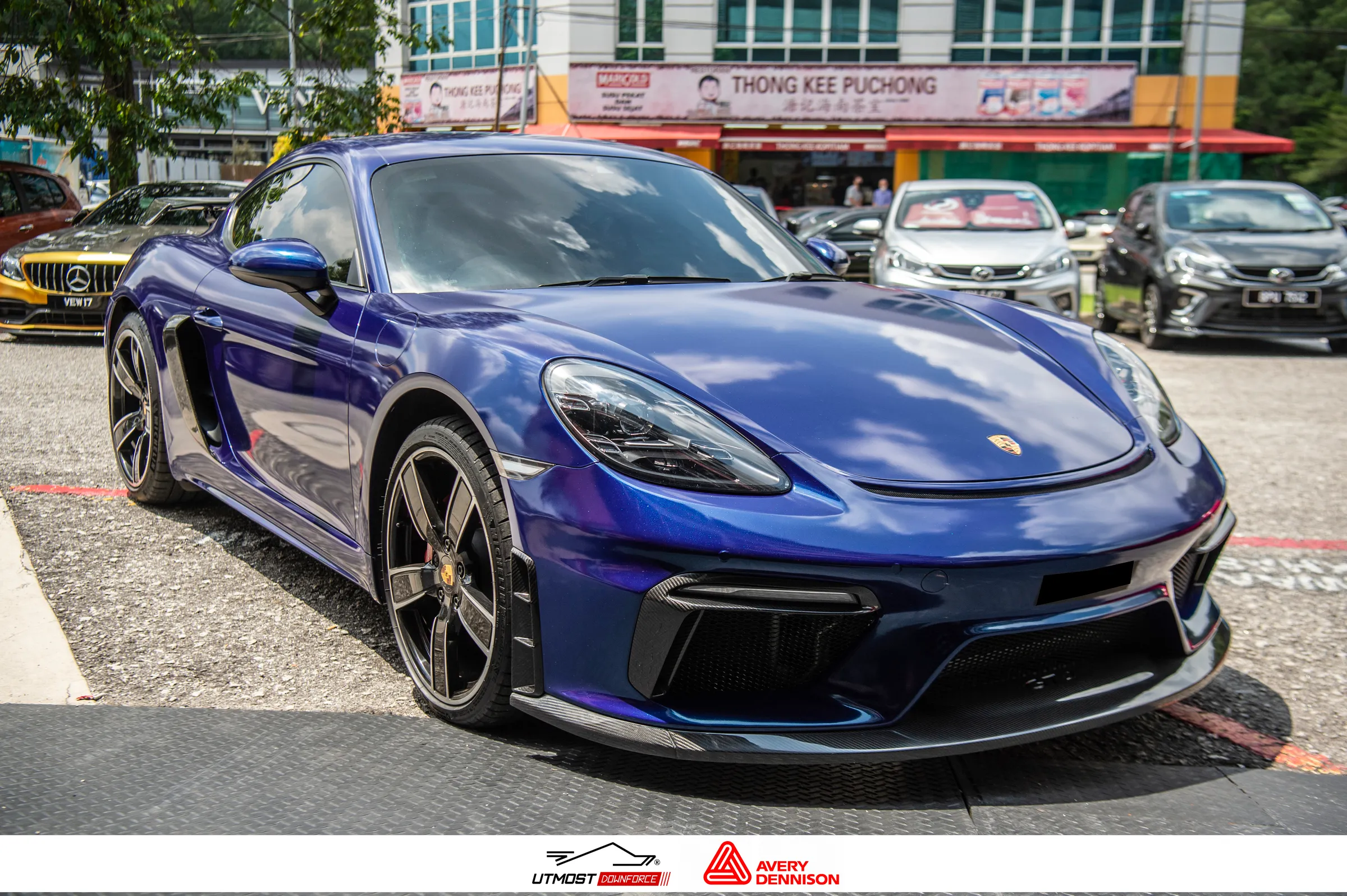 A car wrapped in Gloss Magnetic Burst, Gloss Metallic film by Avery Dennison