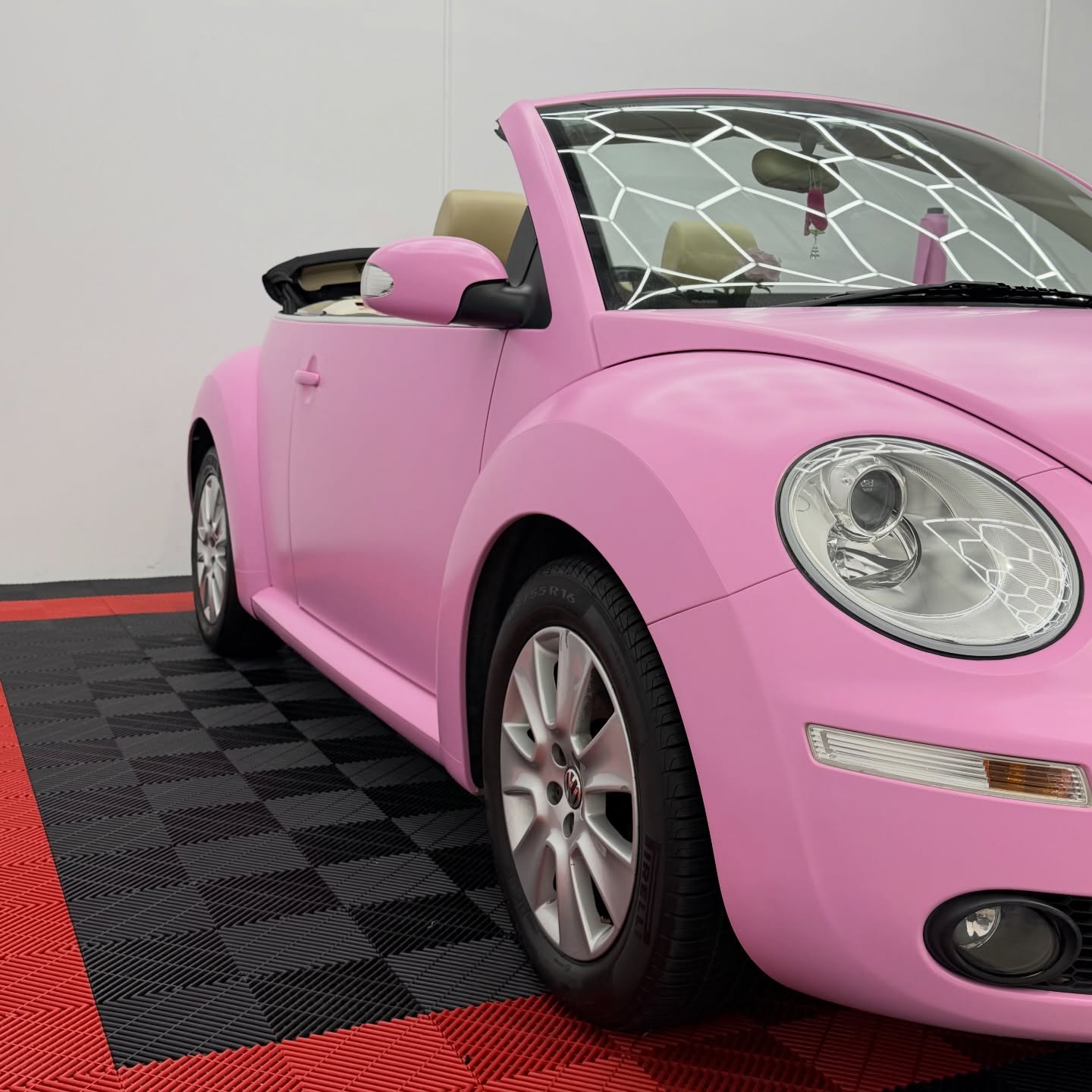 2008 VW Beetle Convertible wrapped in Avery Dennison Satin Bubblegum Pink, shot 4