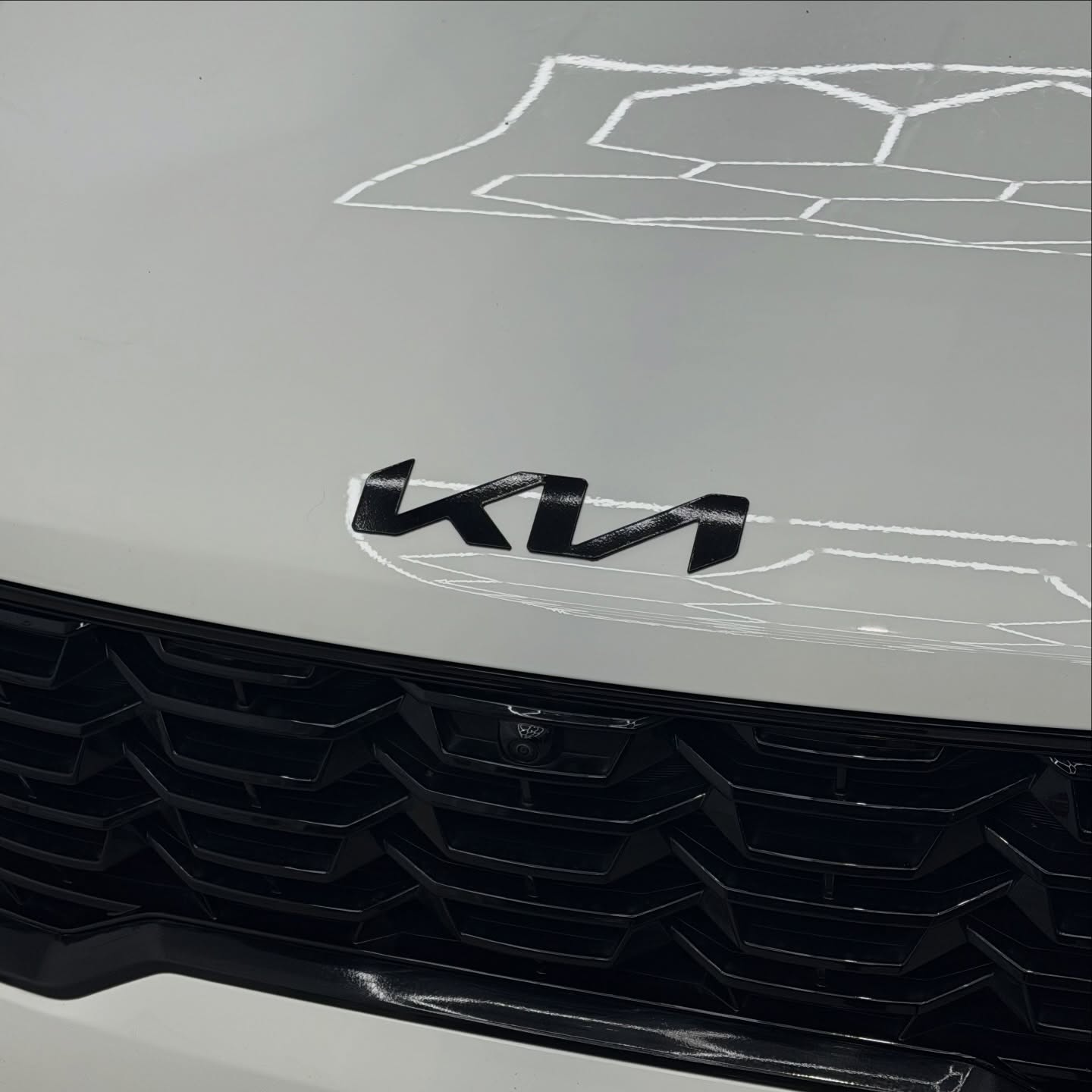 2026 Kia Sorento wrapped in Gloss Obsidian Black, shot 4