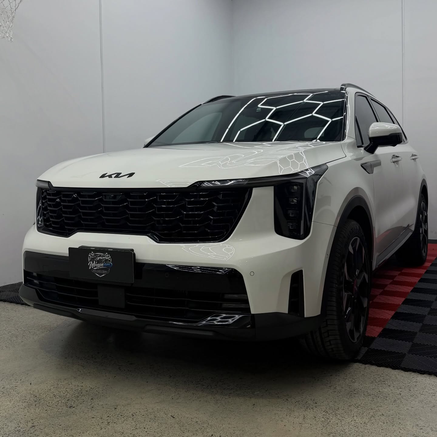 2026 Kia Sorento, Gloss Obsidian Black