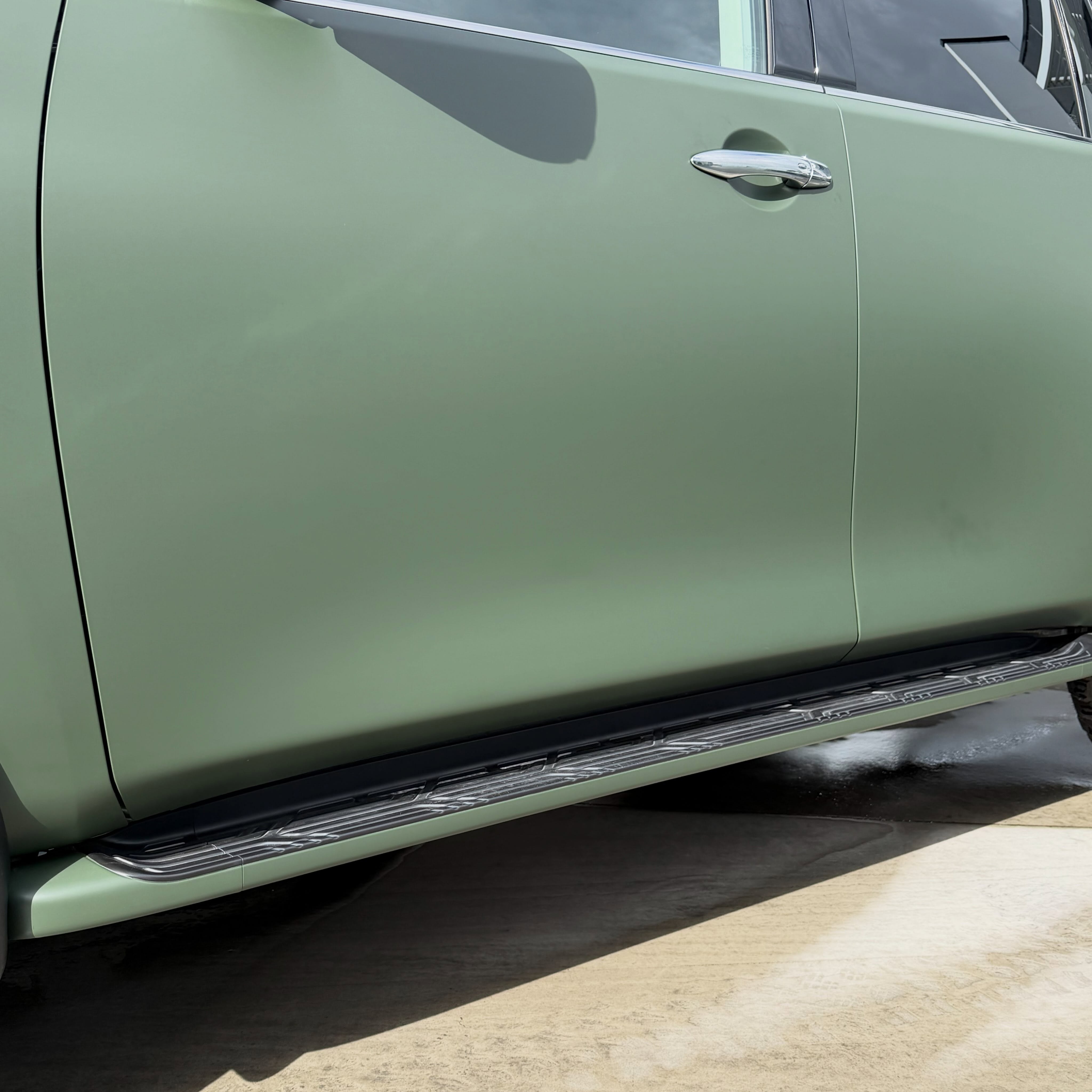 Nissan Patrol Ti-L in Matte Olive Green - Avery Dennison, shot 9 of 13