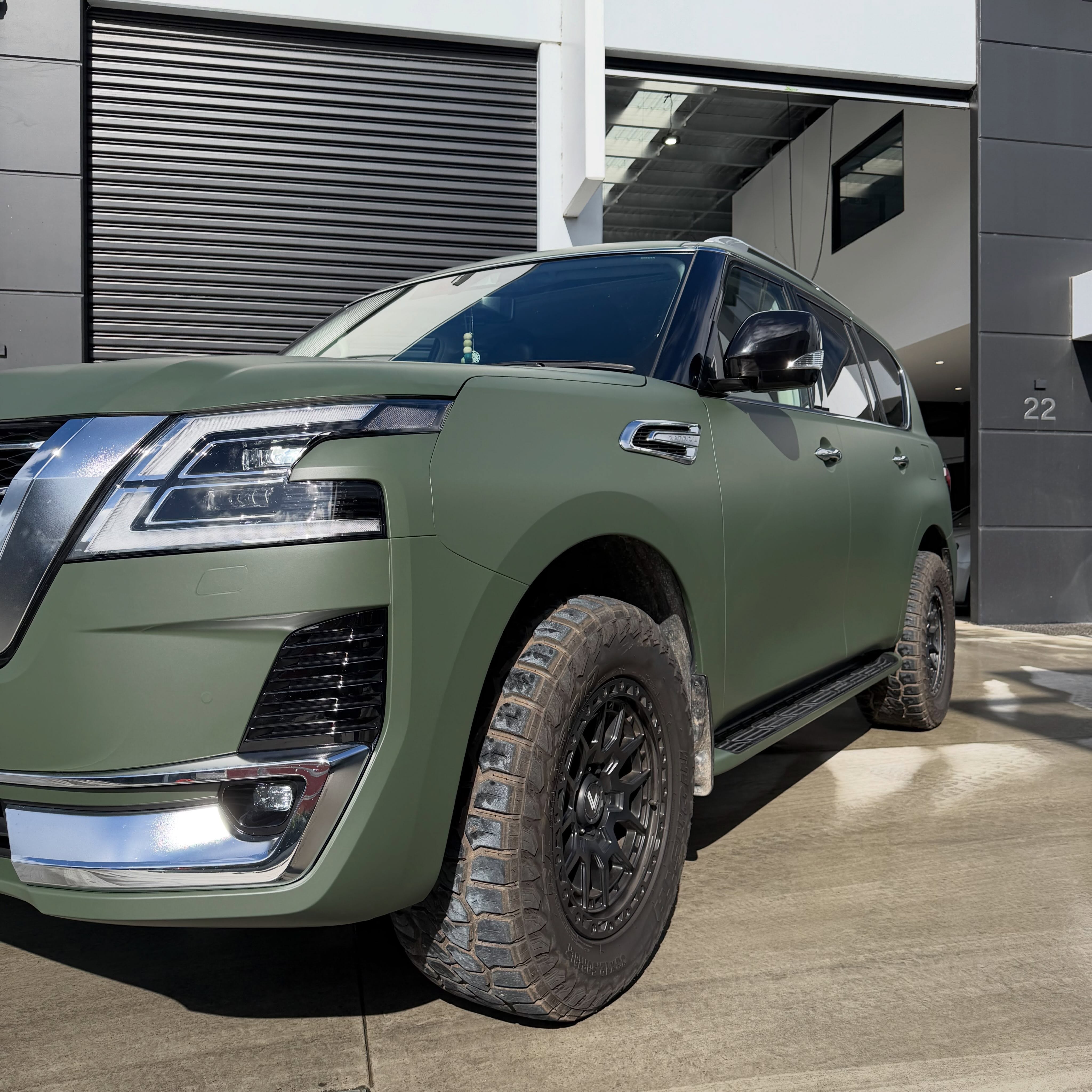 Nissan Patrol Ti-L in Matte Olive Green - Avery Dennison, shot 4 of 13