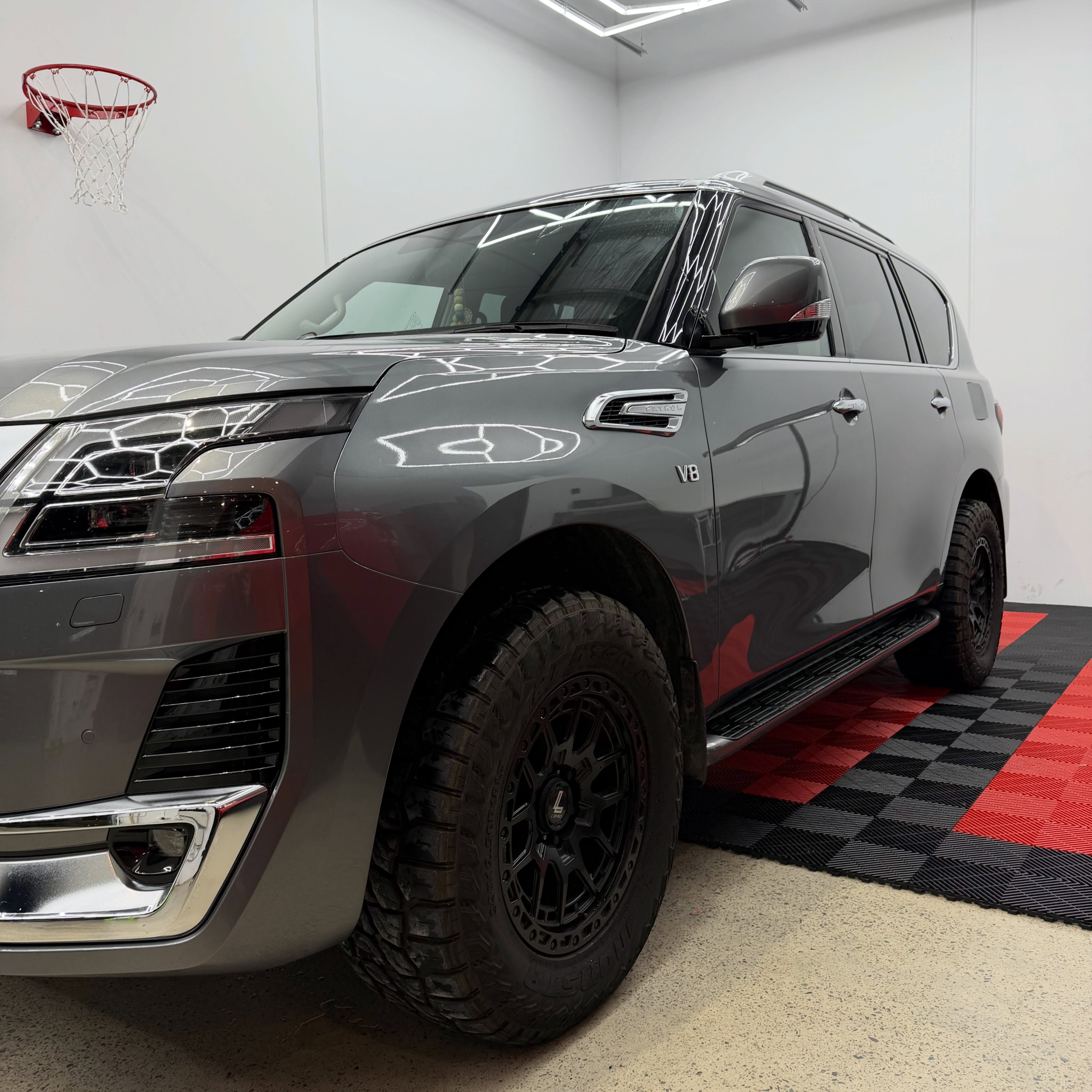 Nissan Patrol Ti-L in Matte Olive Green - Avery Dennison, shot 11 of 13