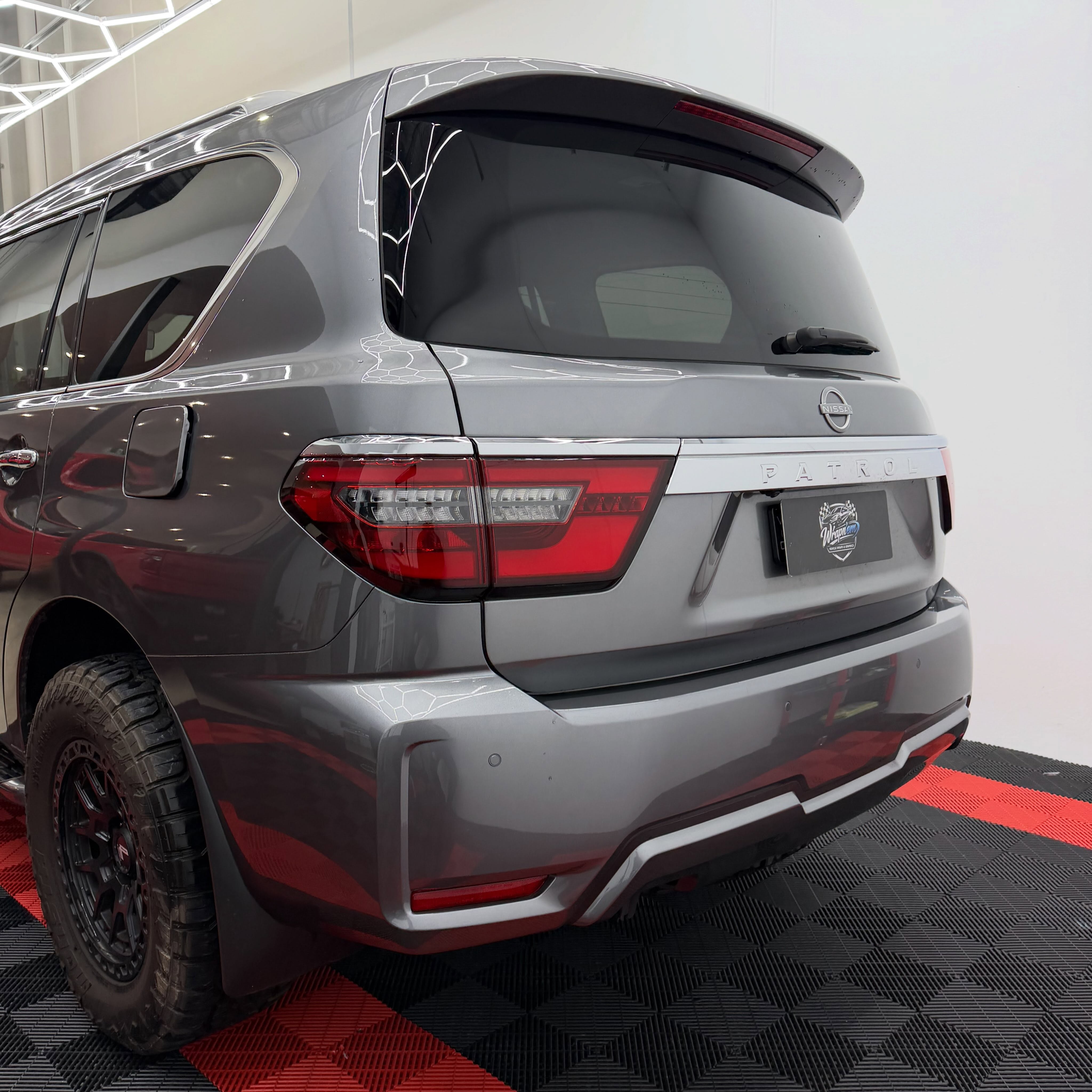 Nissan Patrol Ti-L in Matte Olive Green - Avery Dennison, shot 13 of 13