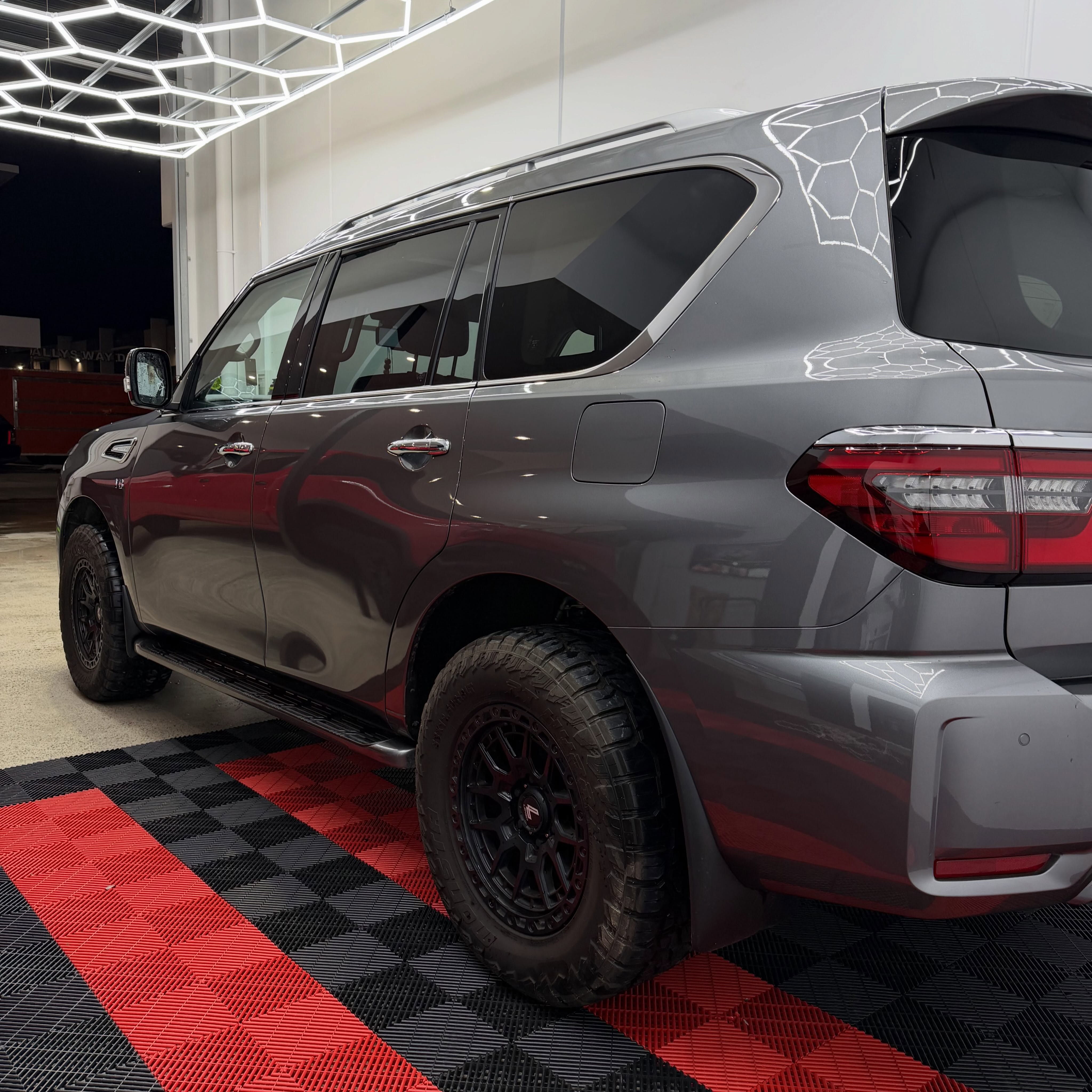 Nissan Patrol Ti-L in Matte Olive Green - Avery Dennison, shot 12 of 13