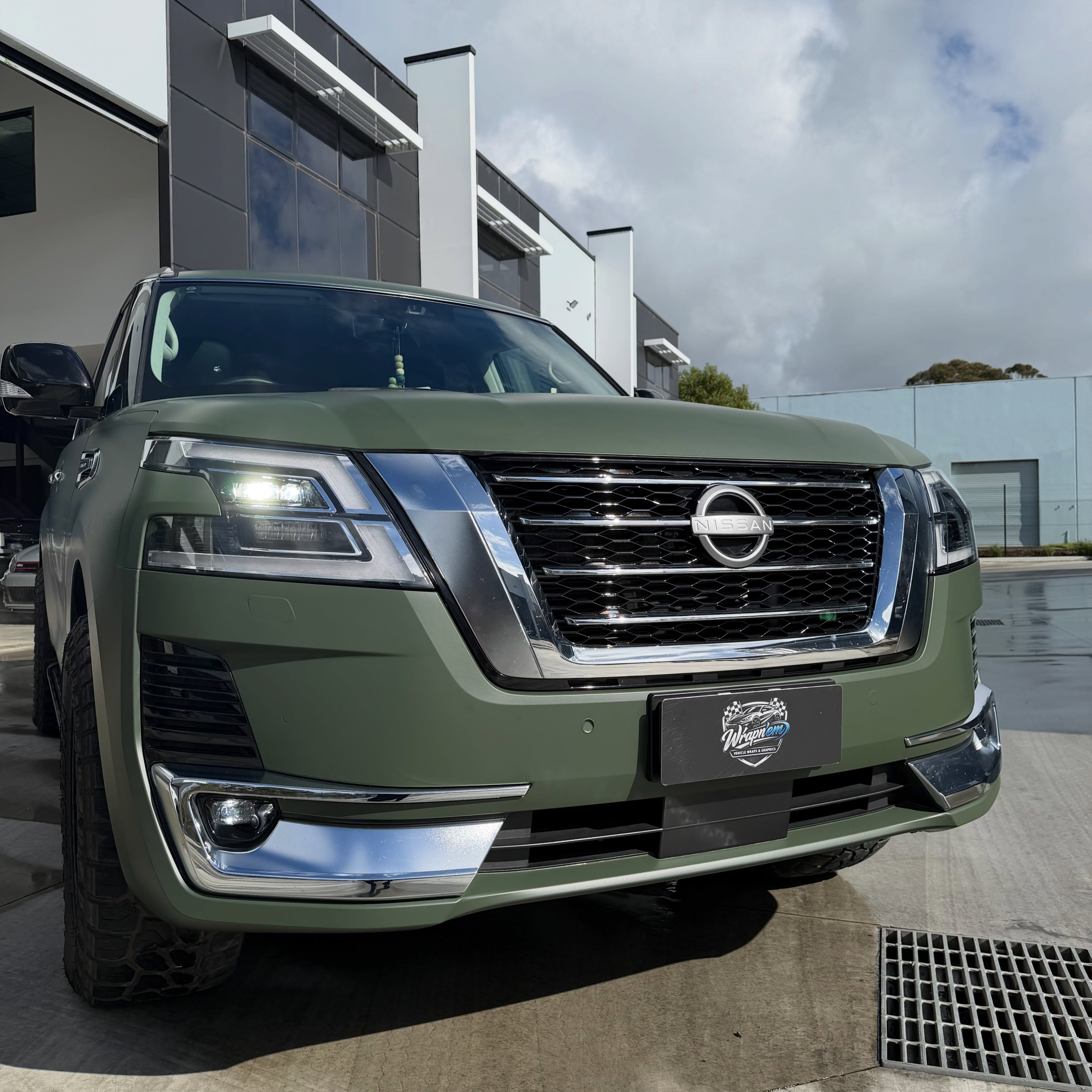 Nissan Patrol Ti-L in Matte Olive Green - Avery Dennison, shot 3 of 13