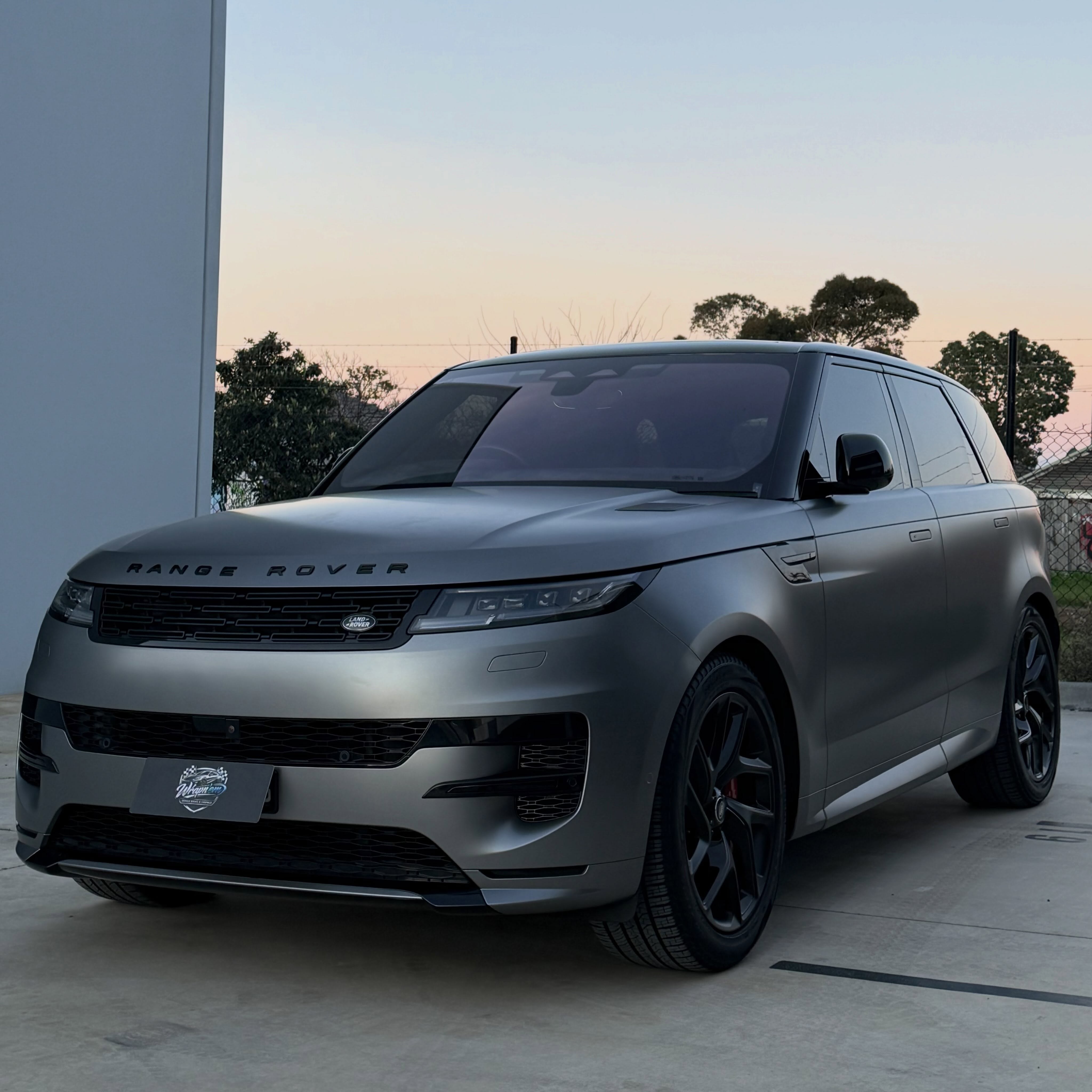 Range Rover Sport in Satin Gun Metal Metallic - Avery Dennison, shot 3 of 10