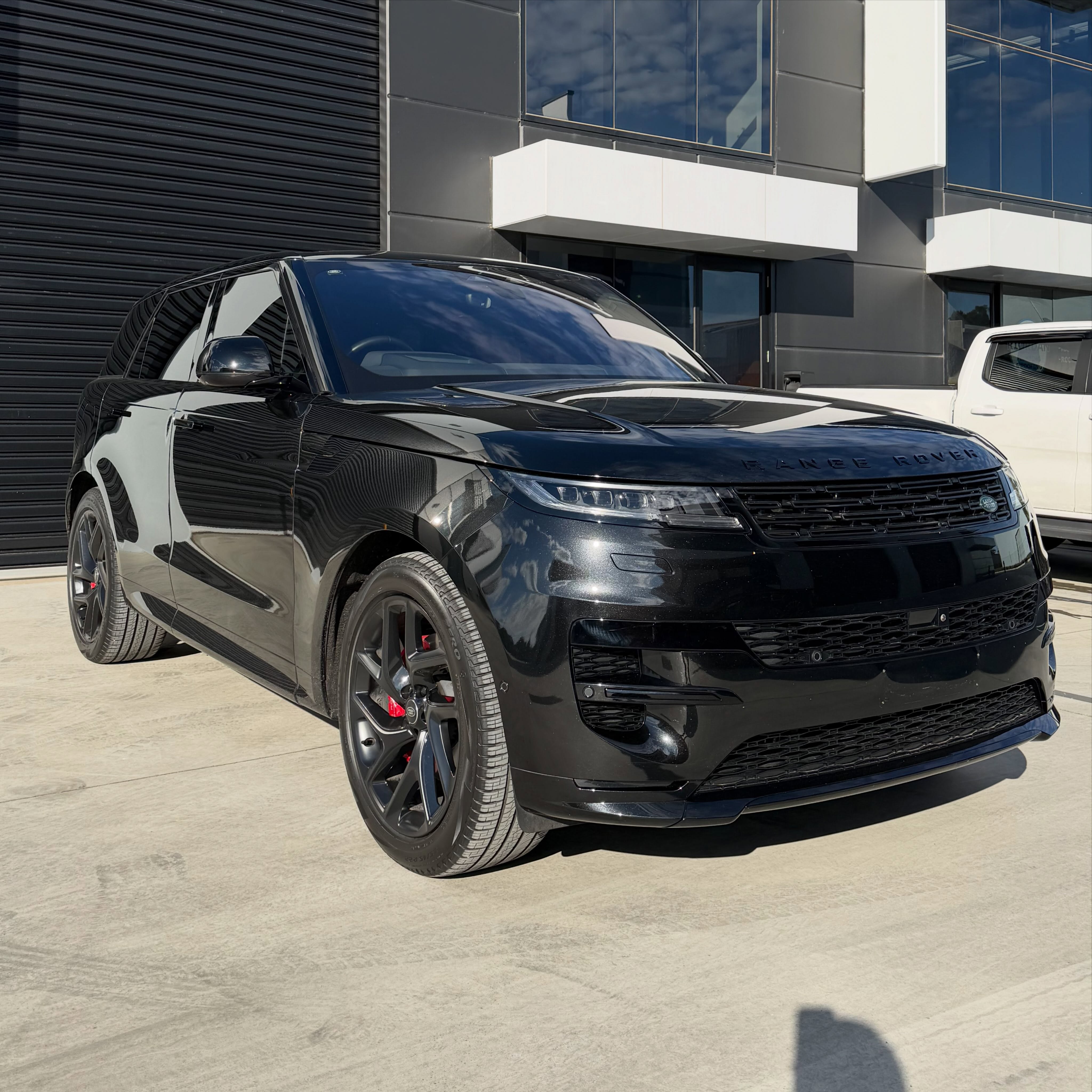 Range Rover Sport in Satin Gun Metal Metallic - Avery Dennison, shot 10 of 10
