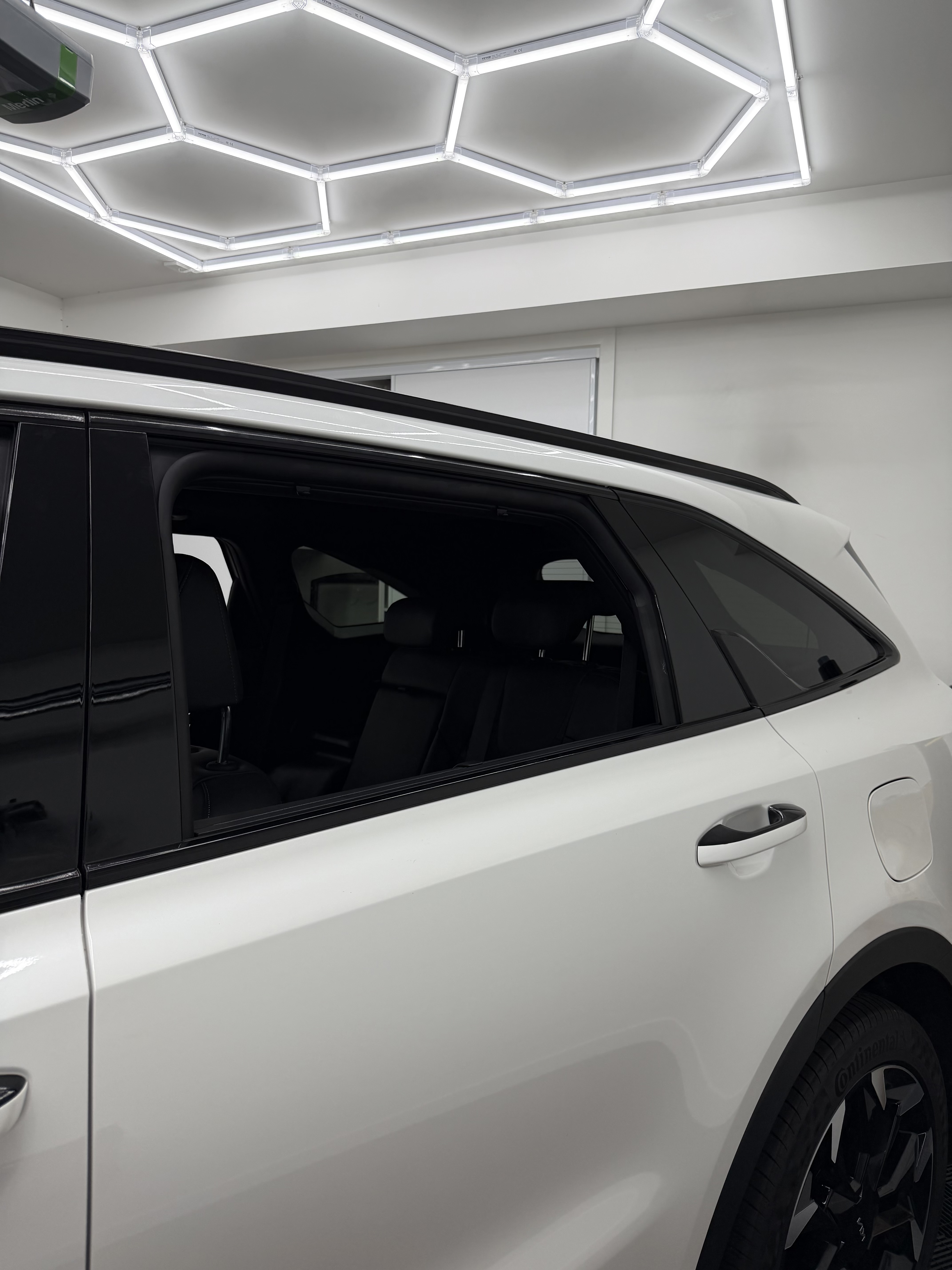 2025 Kia Sorento wrapped in Gloss Obsidian Black, shot 3